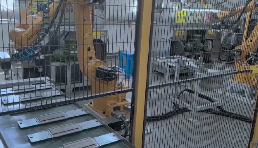 机器人抛光视频1