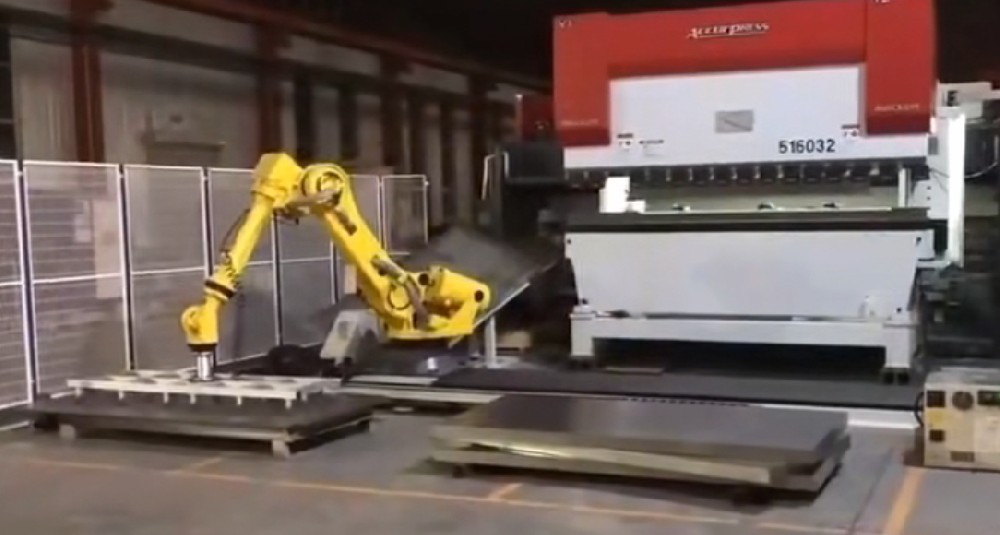 机器人折弯视频3